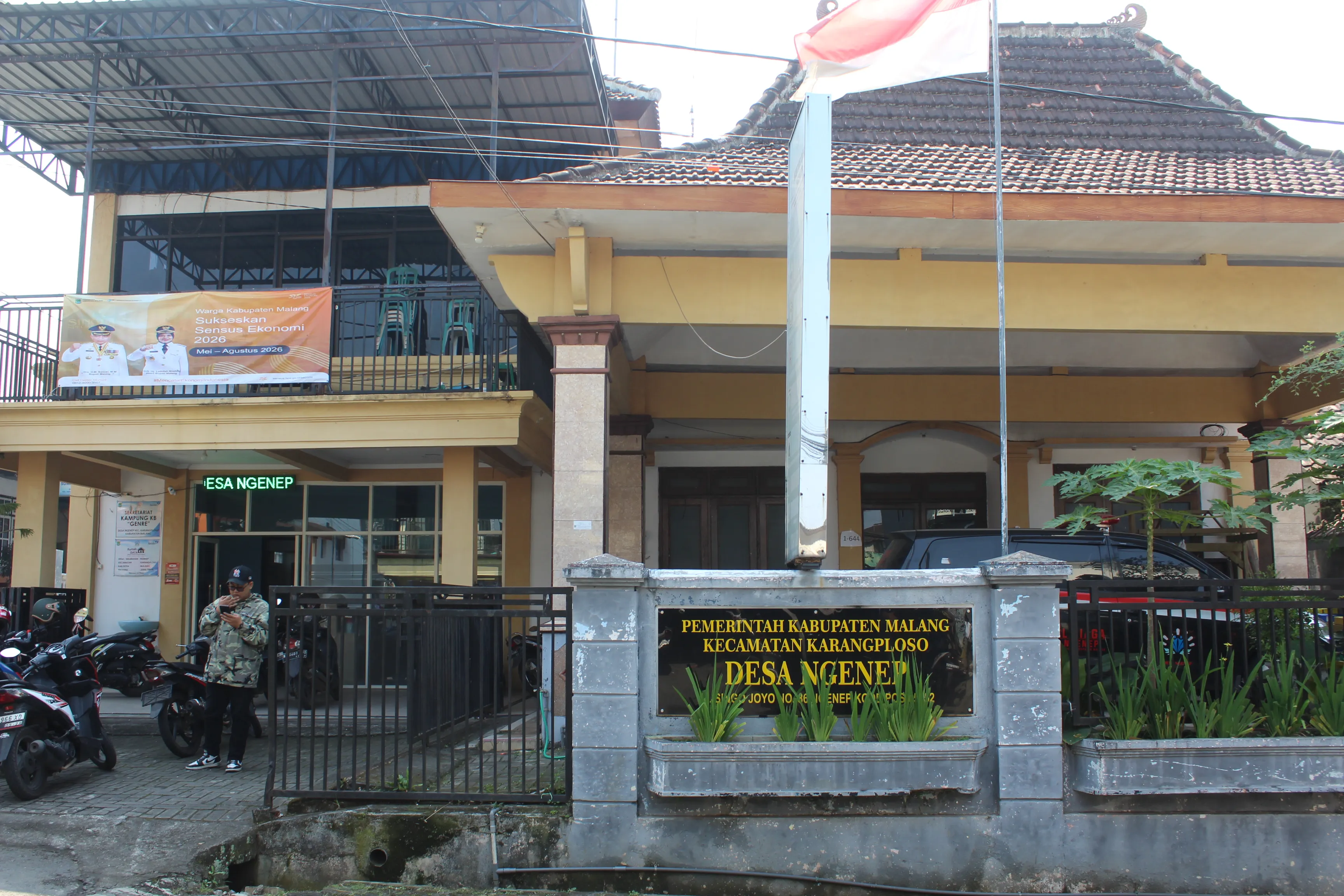 Keindahan Persawahan Hijau Desa Ngenep