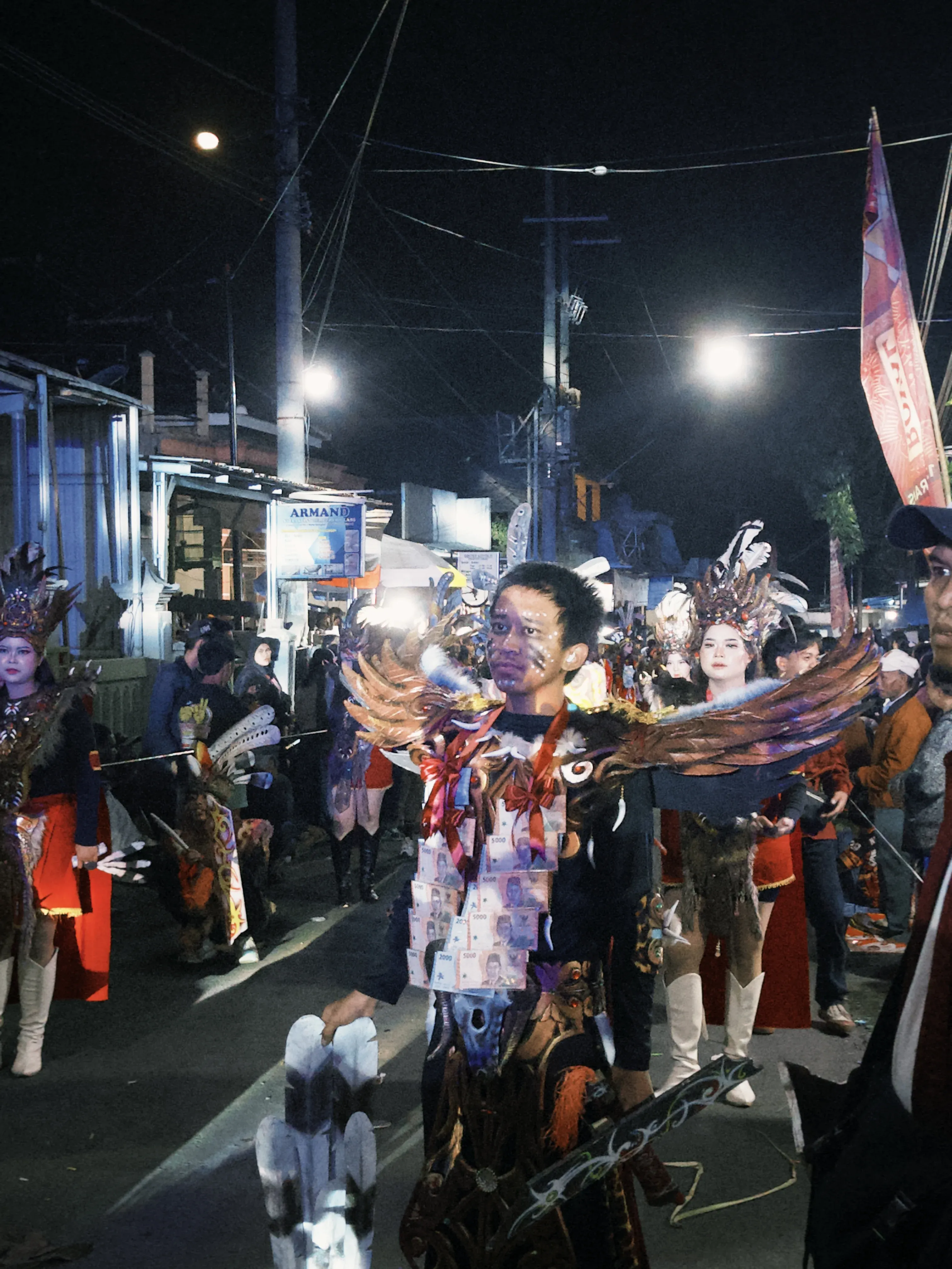 Ngenep Night Carnival Pukau Ribuan Pengunjung dengan Gemerlap Lampu Hias